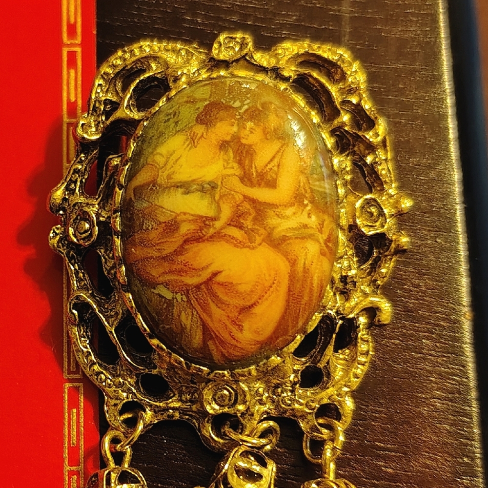 Vintage Cameo Porcelain Brooch/pendant Painting Neoclassical Woman Tassel - Picture 6 of 6